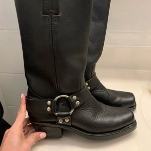 Frye women’s Black Harness 12R boots size 6.5